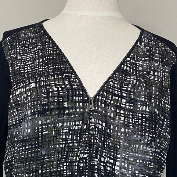 Lola & Sophie Long Sleeve Zipper V-neck Blouse Top, size Medium - Picture 5 of 12